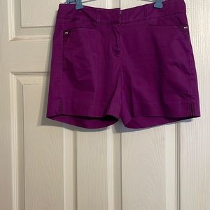 White House / Black Market Size 2 Magenta shorts size 30 waist